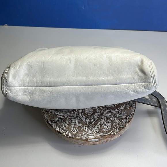 COACH PEARLESCENT WHITE & SILVER LEATHER ASHLEY DUAL SHOULDER OR CROSSBODY BAG - Picture 7 of 16